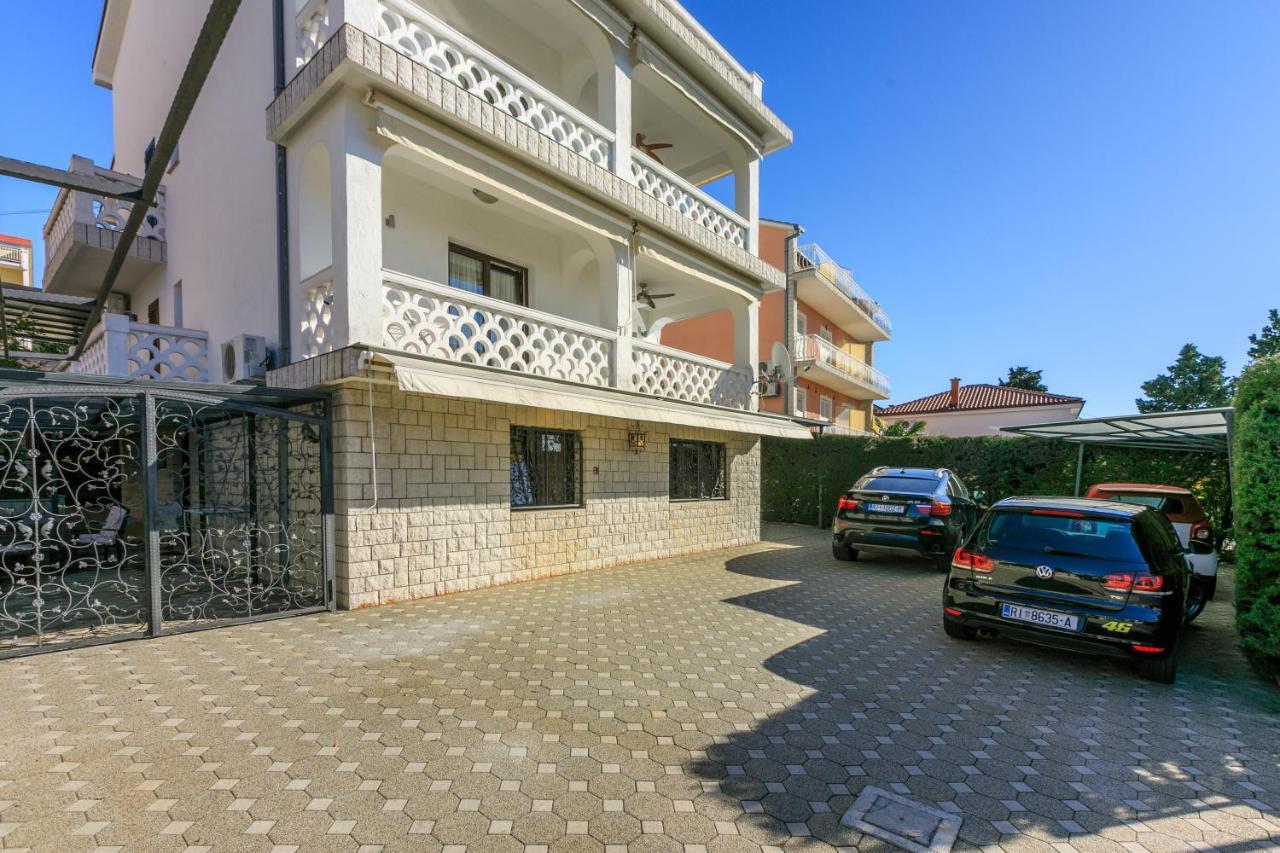 Apartment Eni Selce Bagian luar foto