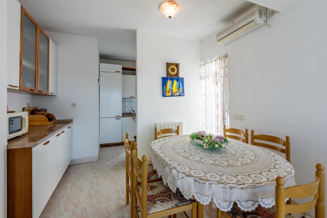 Apartment Eni Selce Bagian luar foto